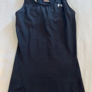 Women’s sports tank top with shelf bra